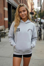 Load image into Gallery viewer, Pharrell oversized snow Marle hoodie
