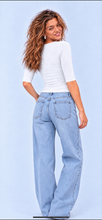 Load image into Gallery viewer, RYDER essential white V-neck top