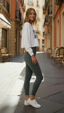 Load image into Gallery viewer, Pharrell mid cut crewneck white
